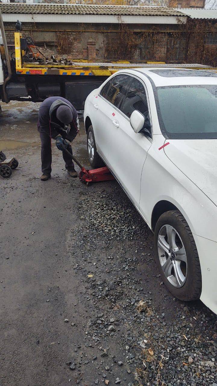 У водителя-должника изъяли автомобиль/Фото: Facebook У водителя-должника изъяли автомобиль