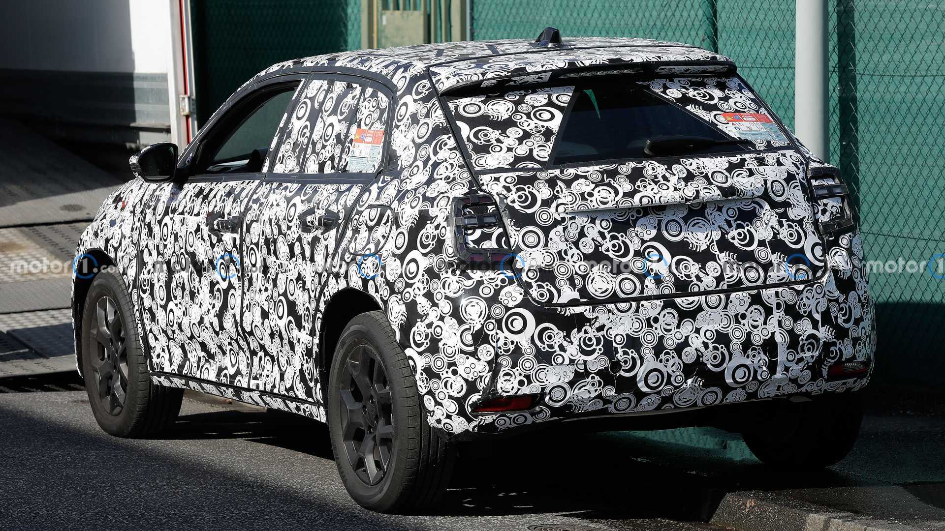 Фото: Motor1 Конкурент Jeep Avenger: італійці у відео показали новий стильний електрокросовер Fiat 600