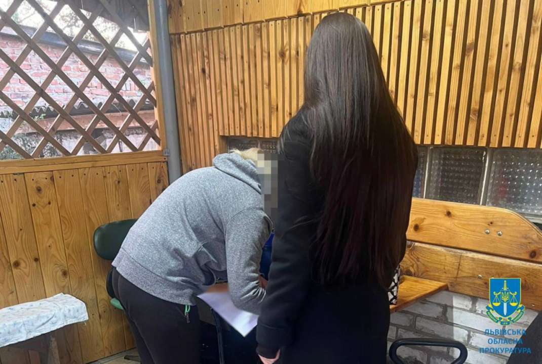 Побої учениці одного із навчально-реабілітаційних центрів Львівщини – виховательці повідомлено про підозру Насильство над дітьми в НРЦ на Львівщині: прокурори вживають заходів для встановлення усіх обставин