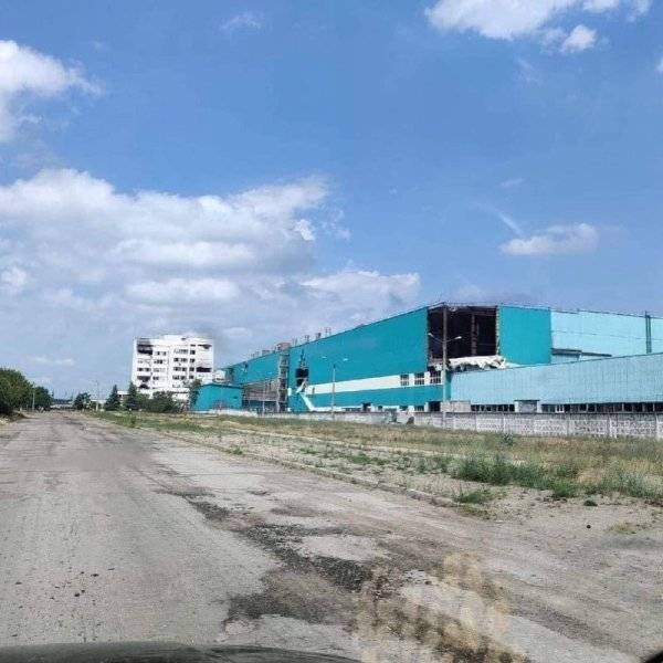 Фото: Луганська ОВА Рашисти обстріляли ринок, школу та коледж у Лисичанську. Фото