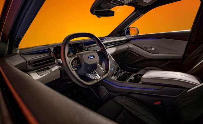 Фото: Ford Ford представила элегантный электрический кроссовер Capri с запасом хода более чем в 600 км