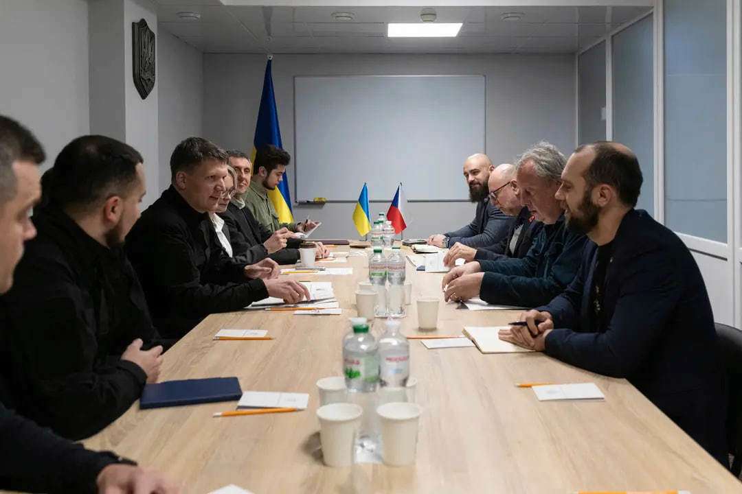 В Минобороны отмечают важность ускорения поставок и оптимизации логистики по "чешской инициативе"/Фото: mod.gov.ua В Минобороны отмечают важность ускорения поставок по "чешской инициативе"