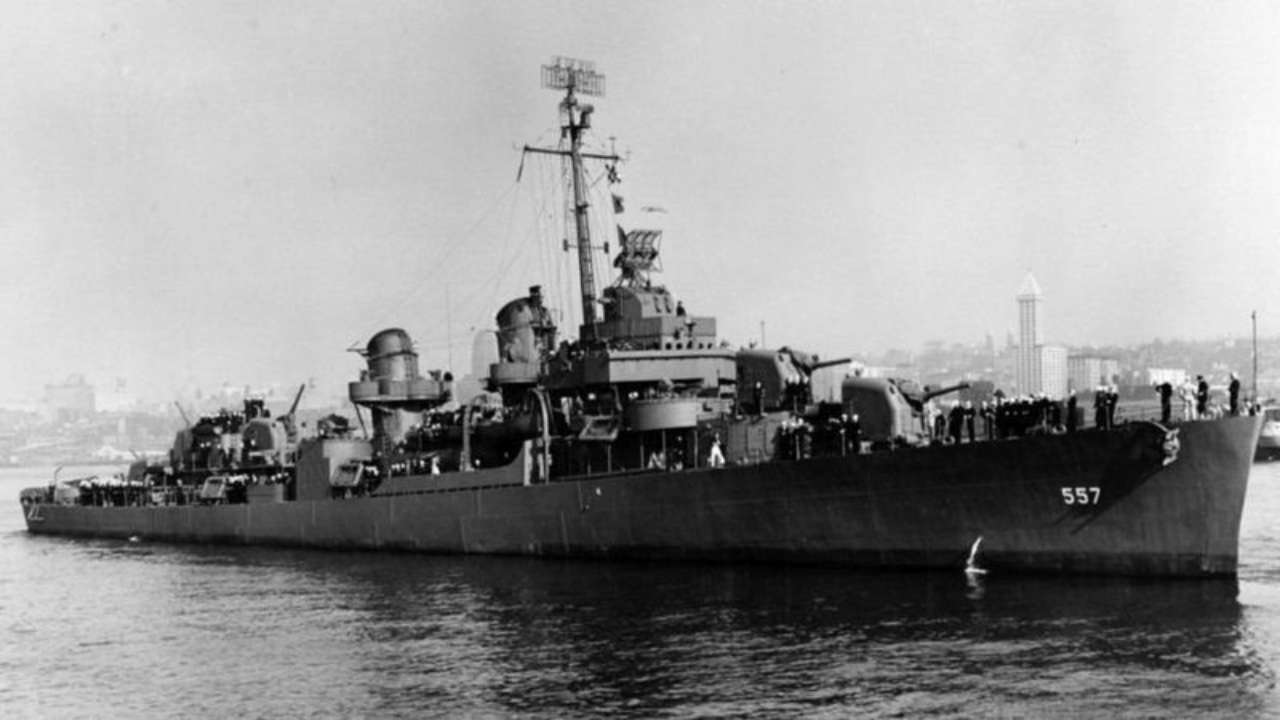 Фото: US NAVY Исследователи нашли самое глубокое затонувшее судно