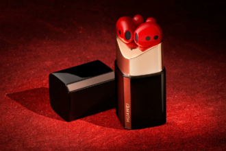 Huawei FreeBuds Lipstick нагадують губну помаду/Фото: Huawei Huawei