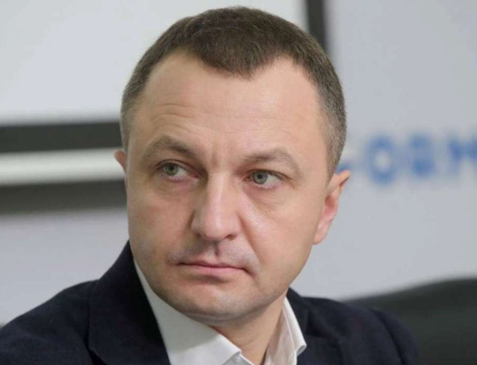 Согласно закону "Об обеспечении функционирования украинского языка как государственного" язык образовательного процесса - украинский