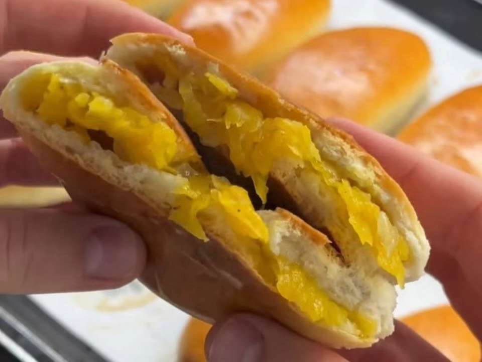 Пиріжки з гарбузовою начинкою / Фото: Instagram/polli_cooking Як у бабусі: готуємо пиріжки з гарбузовою начинкою. Відеорецепт