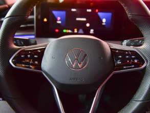 Volkswagen представила новый яркий седан, который станет заменой Passat/Фото: autohome.com.cn autohome.com.cn