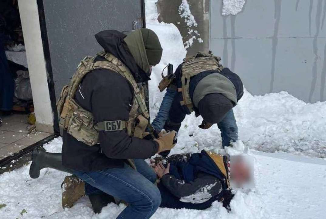 СБУ спіймала блогера, який "зливав" роботу ППО в TikTok / Фото: t.me/pgo_gov_ua СБУ спіймала блогера, який "зливав" роботу ППО в TikTok / Фото: t.me/pgo_gov_ua