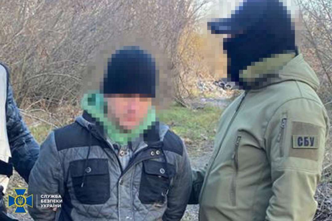 Злоумышленник пытался подорвать наряд полиции в столице / Фото: t.me/SBUkr Злоумышленник пытался подорвать наряд полиции в столице / Фото: t.me/SBUkr