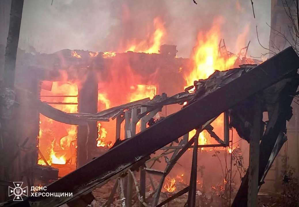 Доба на Херсонщині: дві людини загинули, рятувальники ліквідували 4 пожежі/Фото: ДСНС Доба на Херсонщині: дві людини загинули, рятувальники ліквідували 4 пожежі/Фото: ДСНС