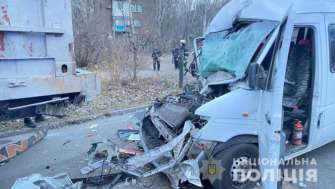 У Запоріжжі сталася ДТП за участю мікроавтобуса з пасажирами/Фото: Національна поліція ДТП