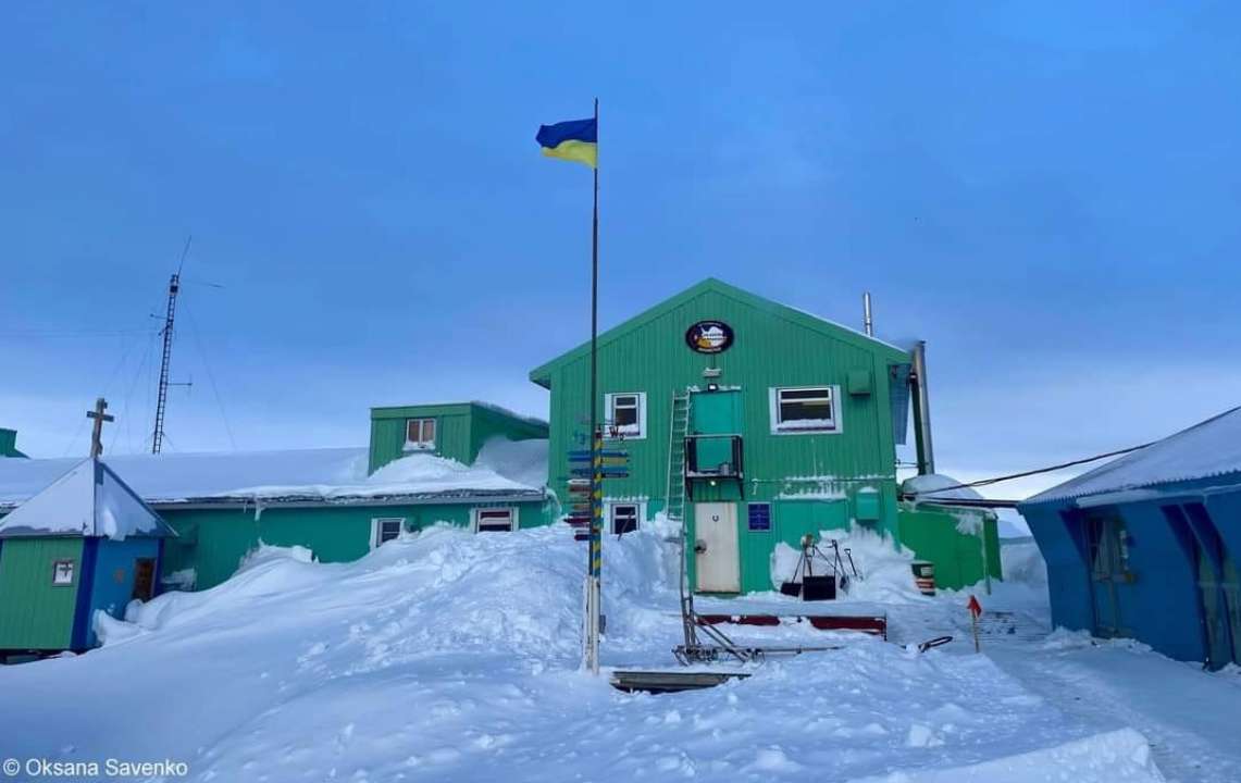 На украинской антарктической станции Академик Вернадский выпало более 2 метров снега / Фото: Национальный антарктический научный центр / Facebook Украинские полярники сообщили о рекордных снегопадах в Антарктиде