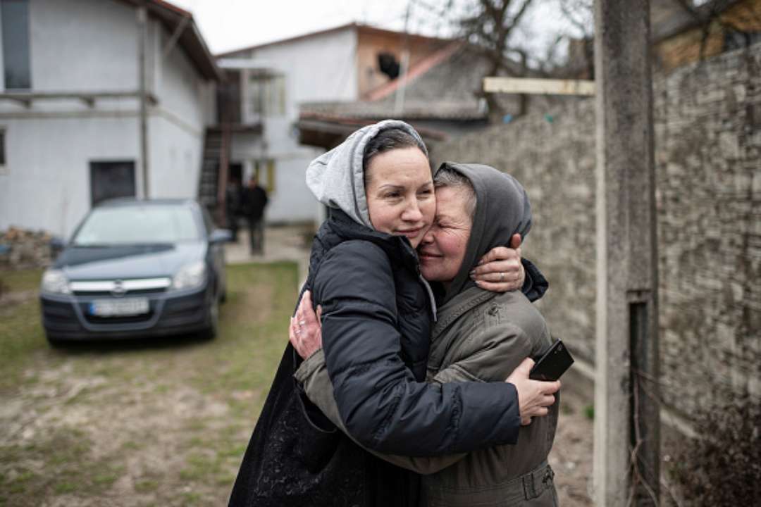 Жительница "ДНР" рассказала о зверствах оккупантов/Фото: Alexey Furman/Getty Images Ищут молодых девушек и предлагают за них солярку: СБУ перехватила разговор с боевиком "ДНР"