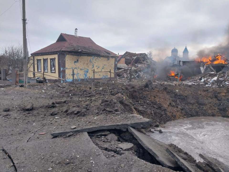 Наслідки ракетного удару по Боровій на Харківщині/Фото: synegubov Окупанти атакували Харківську область: один загиблий та семеро постраждалих