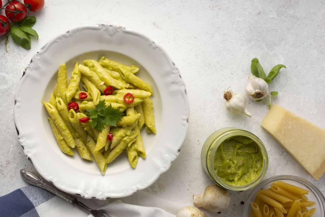 Кремовая паста с куриным филе и ореховым соусом