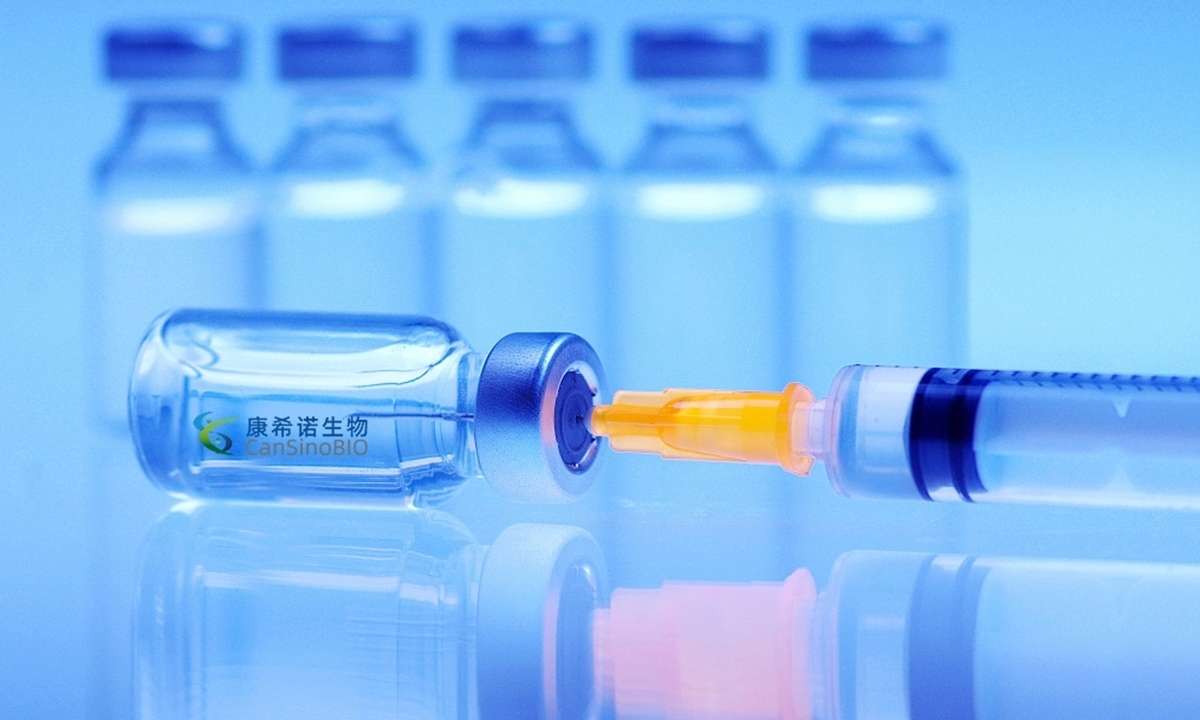 У Китаї за продаж підробленої вакцини від Covid-19 заарештовані 80 осіб