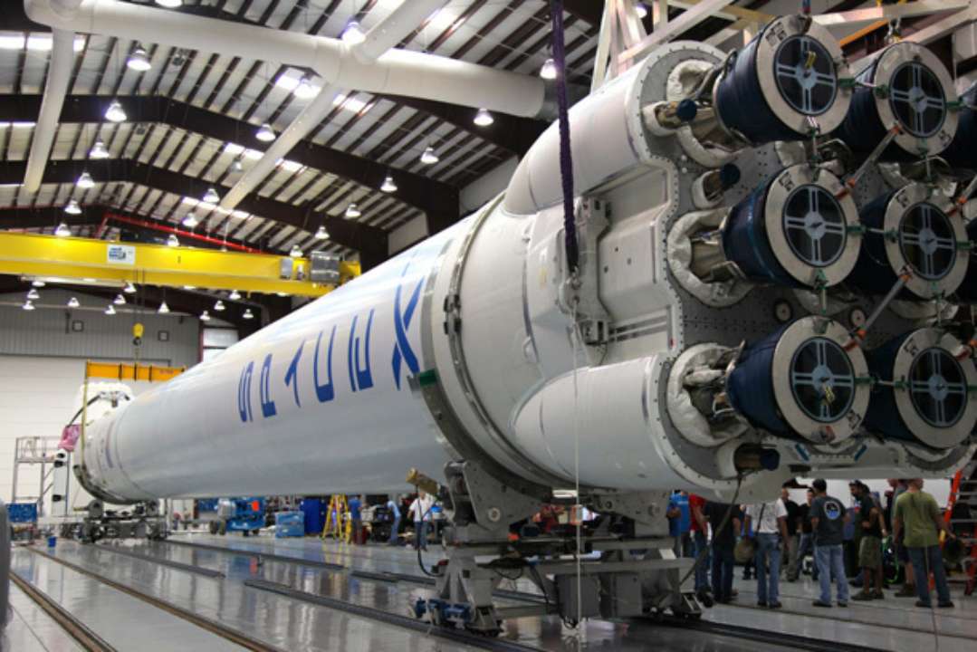 У SpaceX вияснили, чому їхня ракета не змогла приземлитися і впала в океан