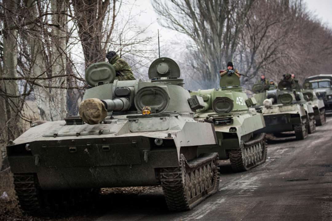 Фото: Andrew Burton/Getty Images В Луганскую область пытаются прорваться российские танковые колонны