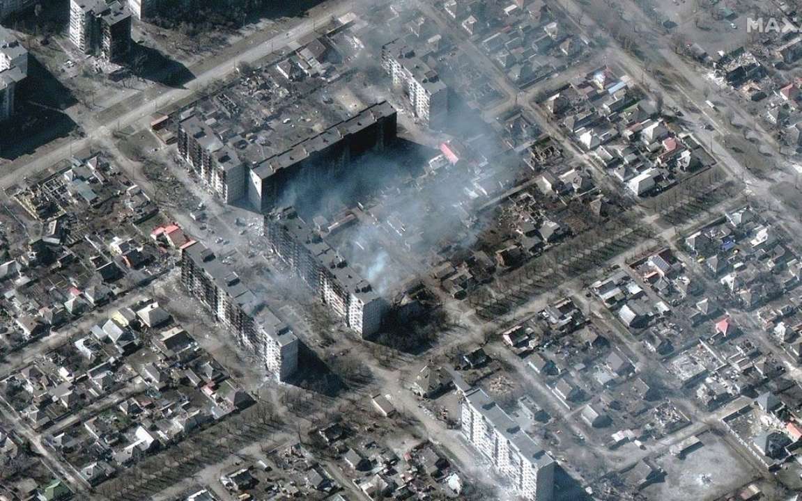 Основатель полка "Азов" объяснил, почему оккупантам удалось окружить Мариуполь.
