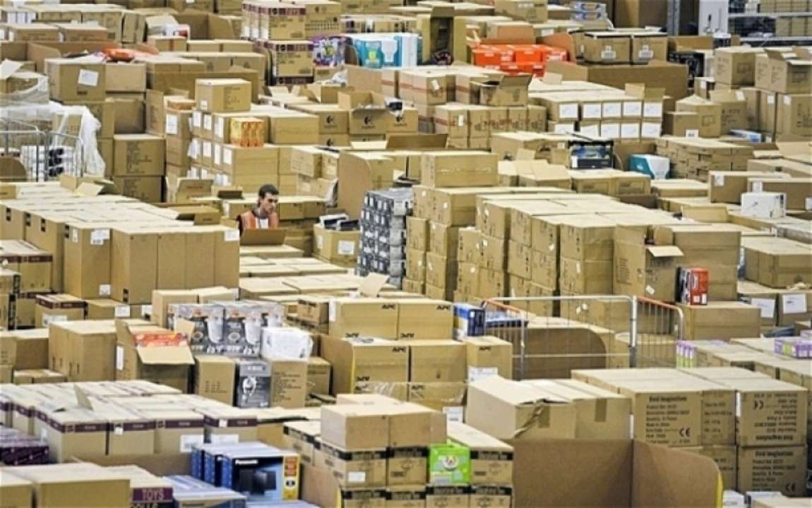 Парламентарії хочуть знизити податок на посилки з-за кордону Парламентарії хочуть знизити податок на посилки з-за кордону