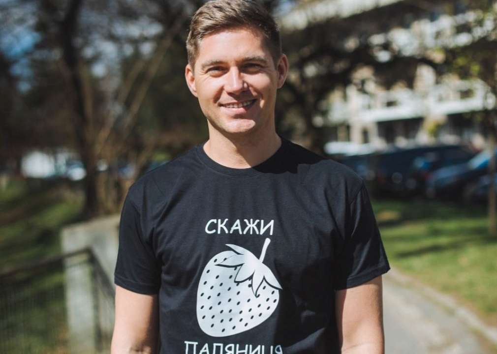 Остапчук познайомив своїх батьків з 22-річною обраницею/Фото: vova_ostapchuk/instagram Перевірку пройшла: Володимир Остапчук познайомив свою обраницю з батьками