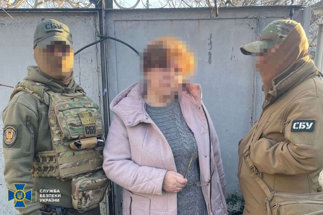 СБУ спіймала жінку, яку підозрюють у підготовці ракетного удару по Одесі / Фото: t.me/SBUkr СБУ спіймала жінку, яку підозрюють у підготовці ракетного удару по Одесі / Фото: t.me/SBUkr