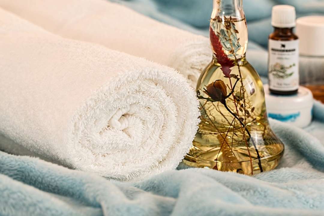 Як ефірні олії допомагають виспатися