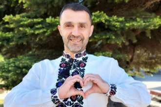 Тарас Стадницький розповів, як змінився його заробіток під час війни / Фото: Instagram/vipvolodka "Гріх жалітися": зірка "Таньки і Володьки" розповів, як змінився його заробіток під час війни