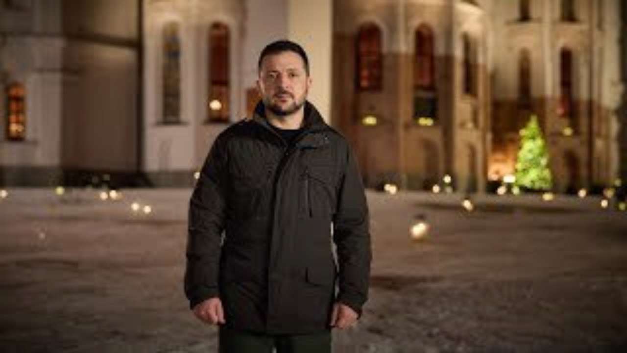 Зеленський привітав українців з Різдвом/Фото: скрін Все, що нам треба, – мирно жити на своїй землі: Зеленський привітав українців з Різдвом