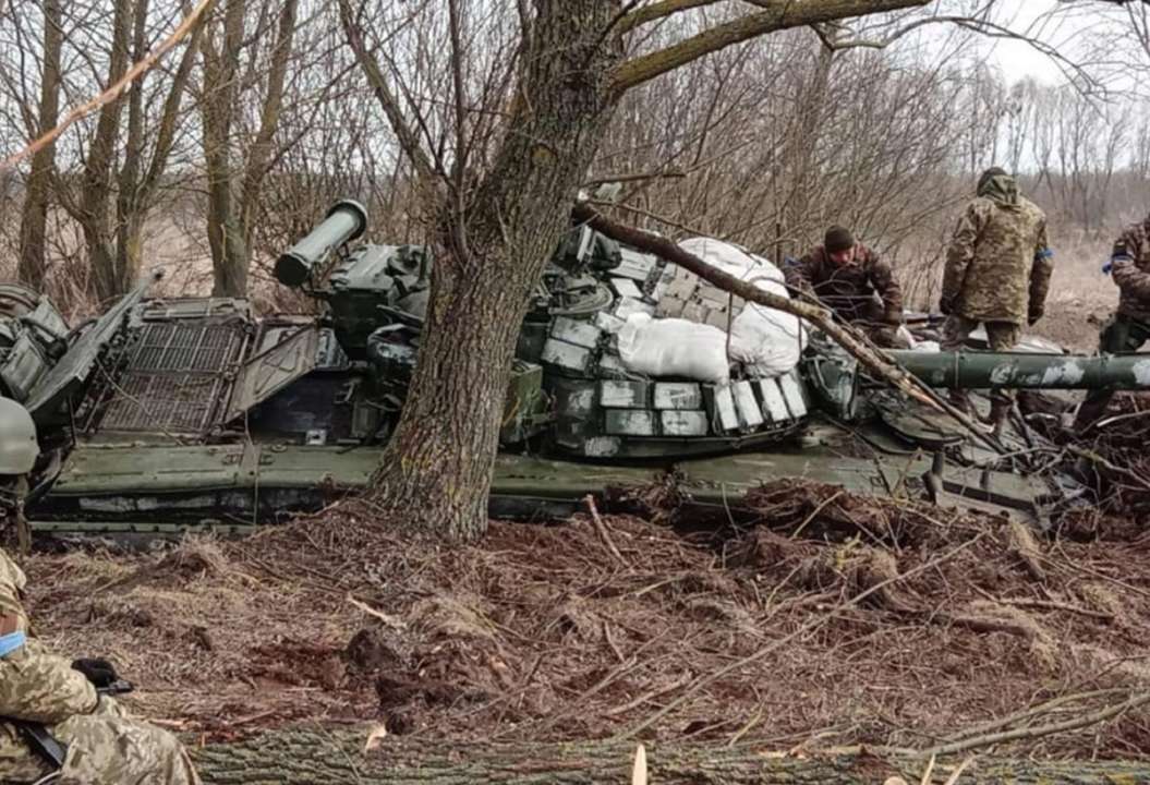 Українці розгромили танковий підрозділ РФ, який йшов на Київ/Фото: facebook.com/kommander.nord Українці розгромили танковий підрозділ РФ, який йшов на Київ