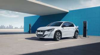 Peugeot представила компактний електрокар із запасом ходу 400 км/Фото: Stellantis Peugeot