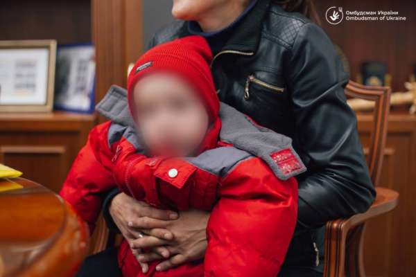 Повернення дітей Четверо дітей повернулись додому – деякі не бачились з батьками з початку вторгнення