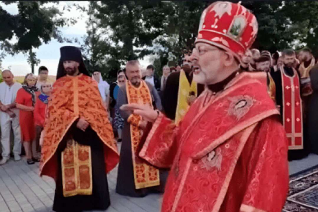 Священик від ПЦУ заявив, що війну в Україні "придумала" влада / Фото: t.me/Tsaplienko Священик від ПЦУ заявив, що війну в Україні "придумала" влада / Фото: t.me/Tsaplienko