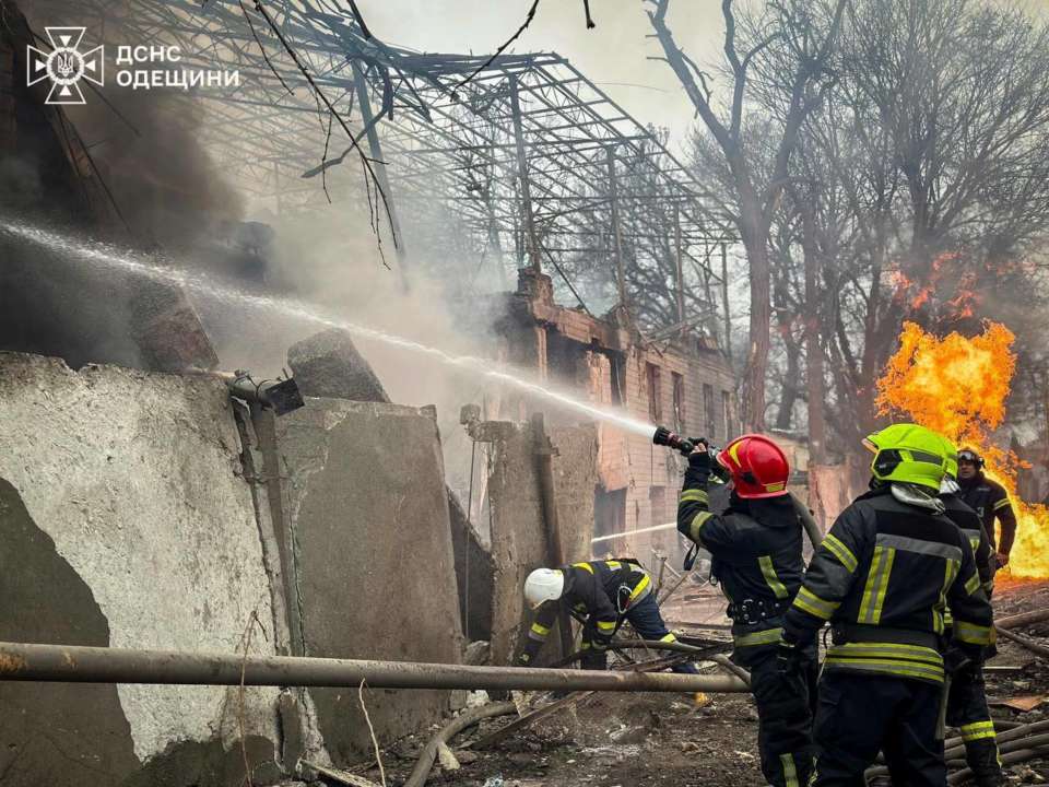 Ще один працівник ДСНС загинув внаслідок удару по Одесі Ще один працівник ДСНС загинув внаслідок удару по Одесі