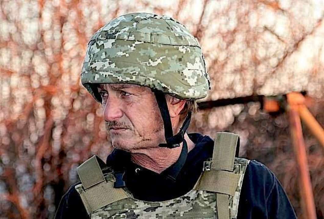 Шон Пенн / Фото: facebook.com/SeanPenn "Суперсила": документальний фільм Шона Пенна про Україну вже на YouTube