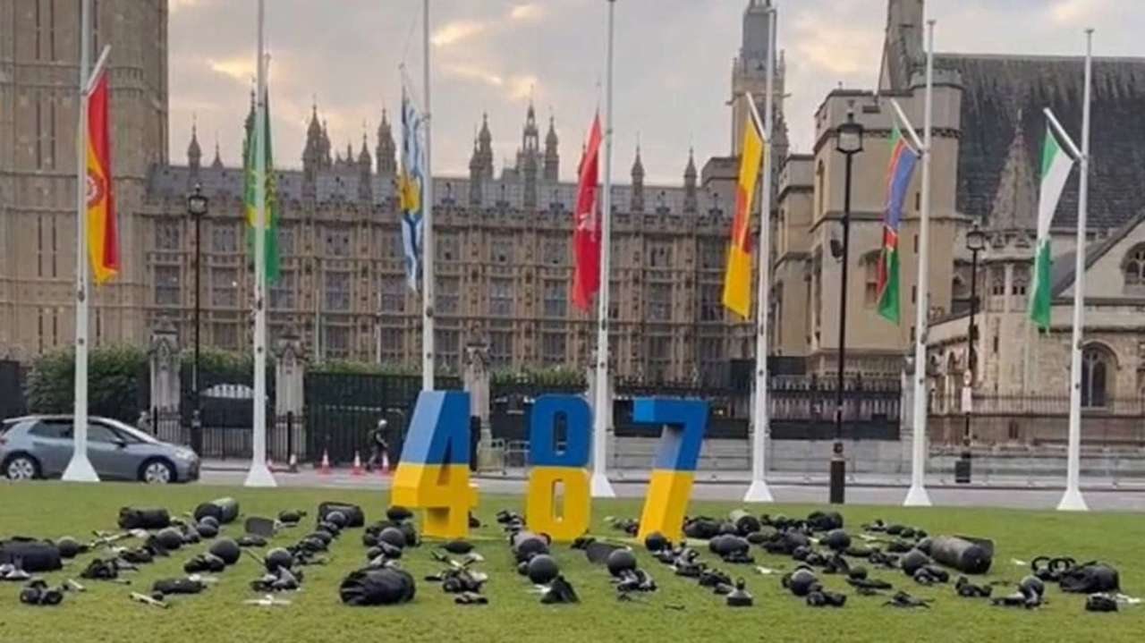 В Лондоне создали инсталляцию в честь погибших на войне украинских спортсменов / Фото: ВРУ "487": в Лондоне создали уникальную инсталляцию в честь погибших на войне украинских спортсменов