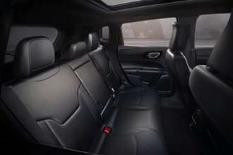 Фото: Jeep Jeep представила обновленную модель внедорожника Compass