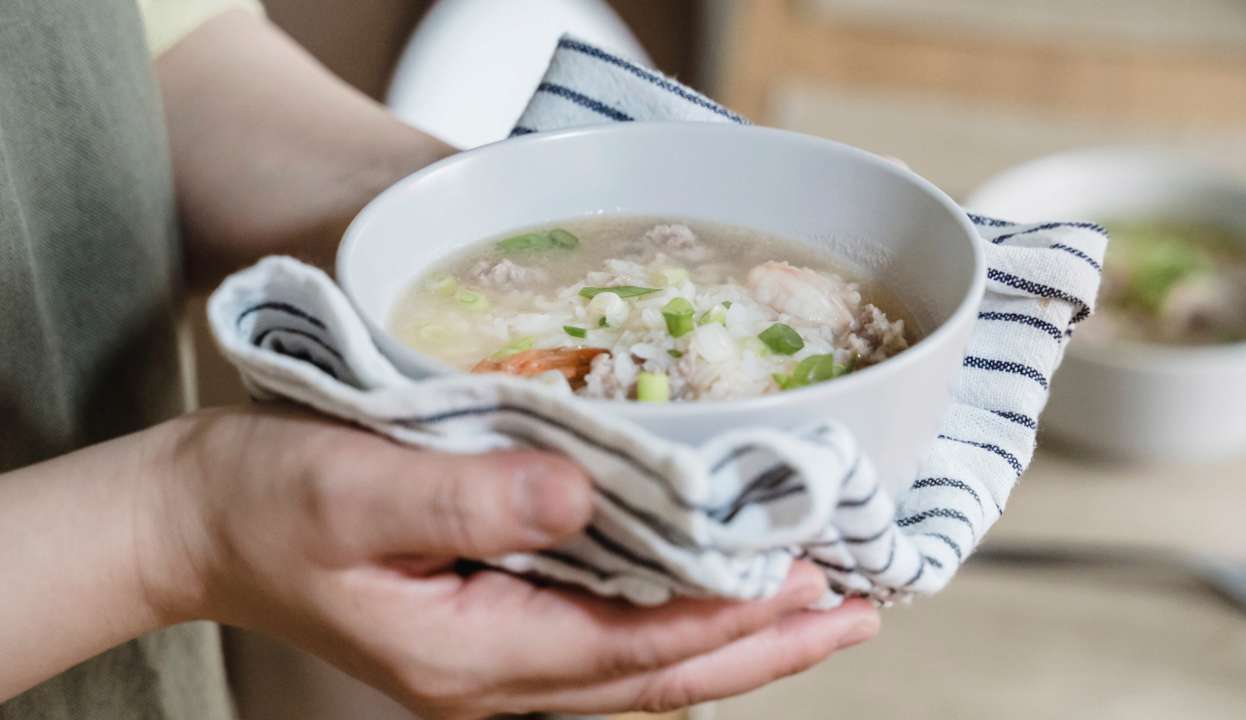 Изысканные ароматы осени: рецепт супа с лисичками