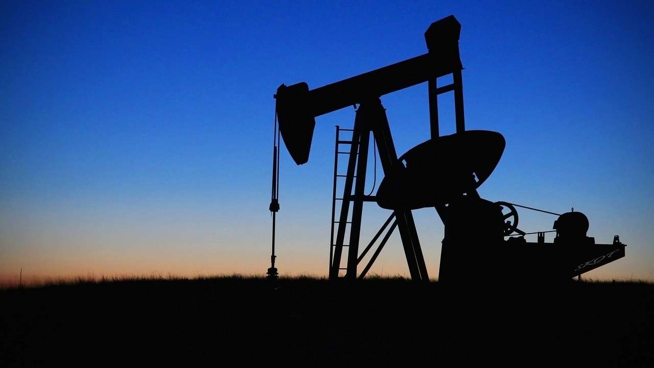 Всемирный банк предупредил, что цена на нефть может достичь 100 долларов