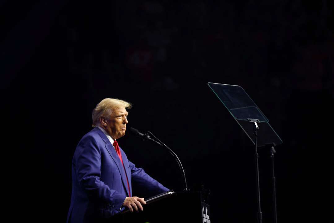 Трамп обещает начать самую большую депортацию в истории США/Фото: Anna Moneymaker/Getty Images Трамп заявил, что собирается запустить самую большую программу по депортации в истории Америки