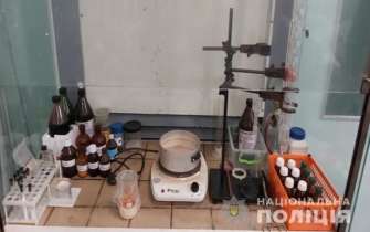 Breaking bad по-украински: запорожские преподаватели изготавливали наркотики в лаборатории вуза Breaking bad по-украински: запорожские преподаватели изготавливали наркотики в лаборатории вуза