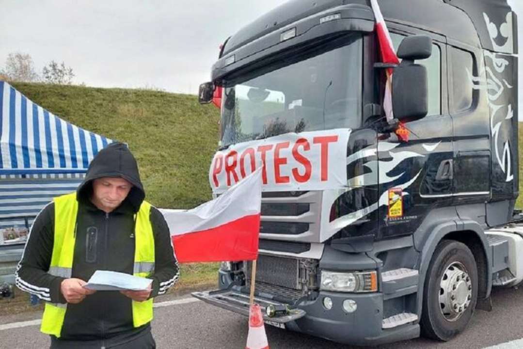 На кордоні з Польщею блокуються усі шість напрямків