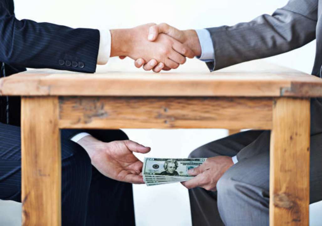 Лише 1,5% корупціонерів сіли до в'язниць за час повномасштабного вторгнення/Фото: istockphoto Лише 1,5% корупціонерів сіли до в'язниць за час повномасштабного вторгнення — Опендатабот