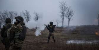 В Мариуполе идут активные бои/Фото: Getty Images Военные