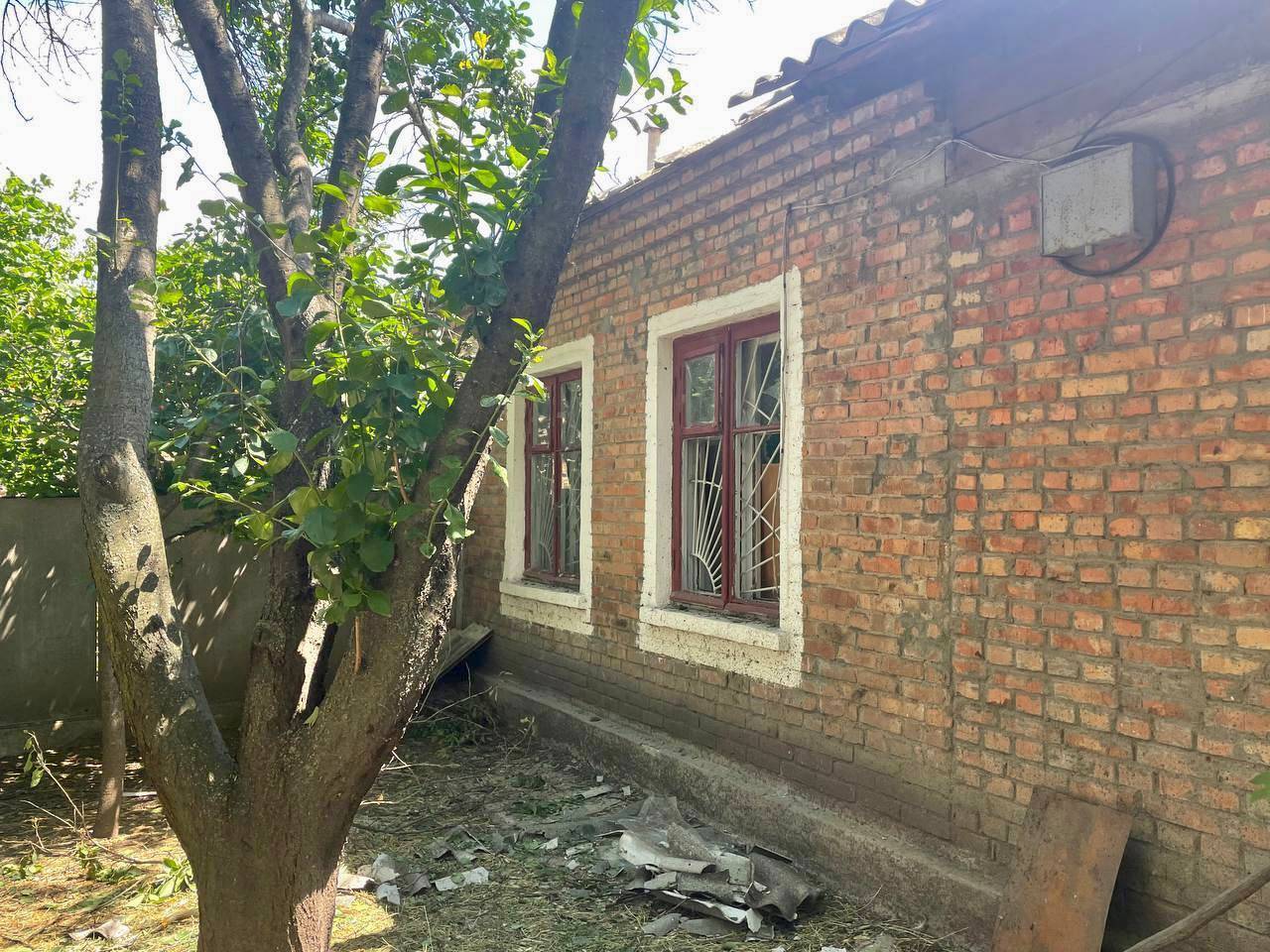Обстріли житлового кварталу в Миколаєві: окупанти використали заборонені касетні снаряди/Фото: Олександр Сєнкевич Обстріли житлового кварталу в Миколаєві: окупанти використали заборонені касетні снаряди/Фото: Олександр Сєнкевич