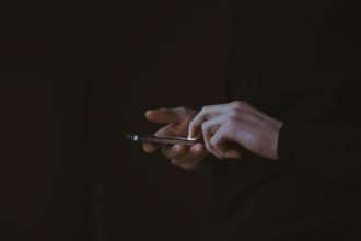 Чому після відключення світла зникає зв'язок/Фото: Unsplash Чому після відключення світла зникає зв'язок/Фото: Unsplash