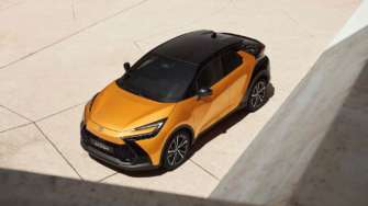 Toyota представила обновленный кроссовер C-HR/Фото: Toyota Toyota C-HR