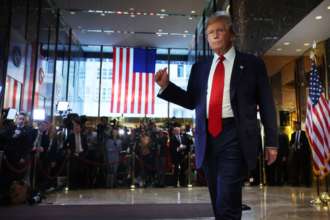 Почему судебный процесс вокруг Трампа не отвернет от него его избирателей/Фото: Spencer Platt/Getty Images Дональд Трамп