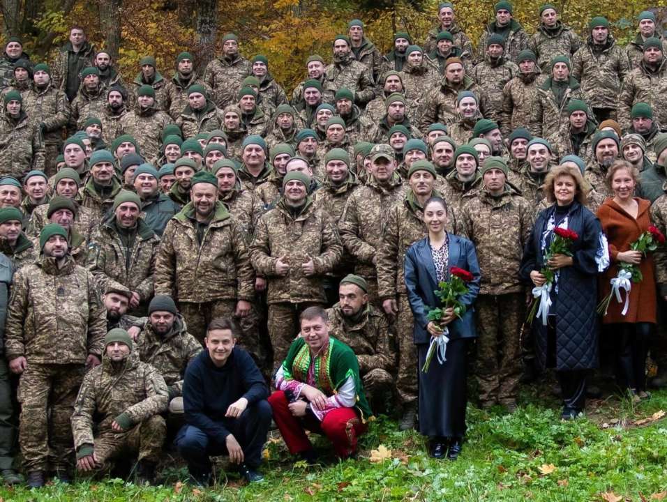 Артем Лоик: Звезда "Х-Фактора" и военный психолог