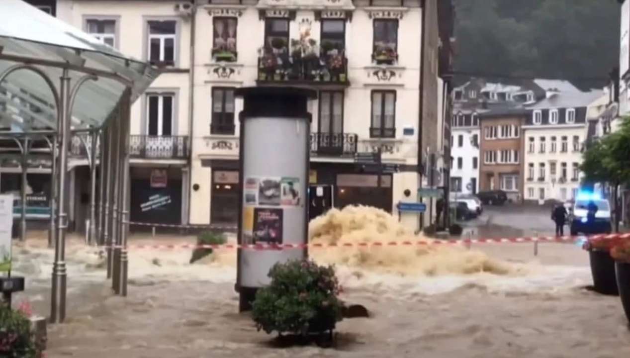 Фото: скріншот з відео Повінь в Бельгії